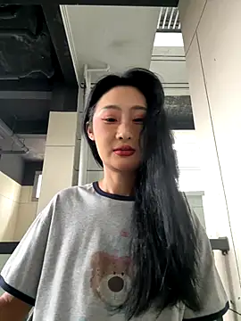 Snapshot of linger-23 chatting on 09/21/25, 06:15 linger-23 online show from 09/21/25, 06:15