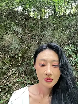 Snapshot of linger-23 chatting on 09/22/25, 07:32 linger-23 online show from 09/22/25, 07:32