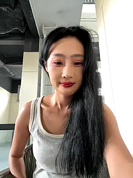 Snapshot of linger-23 chatting on 09/27/25, 05:56 linger-23 online show from 09/27/25, 05:56