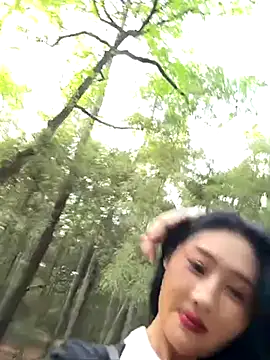 Snapshot of linger-23 chatting on 10/08/25, 07:06 linger-23 online show from 10/08/25, 07:06