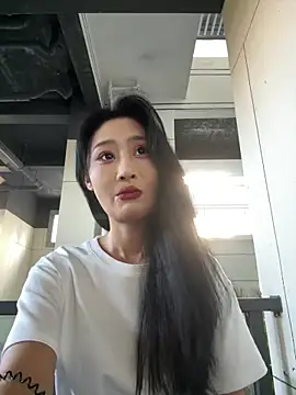 Snapshot of linger-23 chatting on 10/09/25, 04:54 linger-23 online show from 10/09/25, 04:54