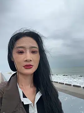 Snapshot of linger-23 chatting on 10/22/25, 06:13 linger-23 online show from 10/22/25, 06:13