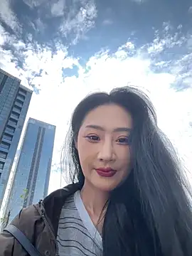 Snapshot of linger-23 chatting on 10/24/25, 06:10 linger-23 online show from 10/24/25, 06:10