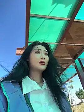 Snapshot of linger-23 chatting on 11/07/25, 05:51 linger-23 online show from 11/07/25, 05:51