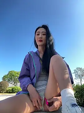 Snapshot of linger-23 chatting on 11/08/25, 06:24 linger-23 online show from 11/08/25, 06:24