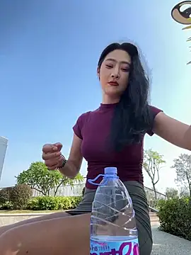 Snapshot of linger-23 chatting on 11/09/25, 06:23 linger-23 online show from 11/09/25, 06:23