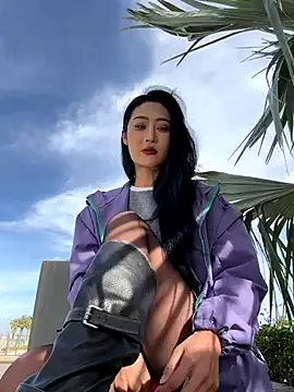 Snapshot of linger-23 chatting on 11/27/25, 06:37 linger-23 online show from 11/27/25, 06:37