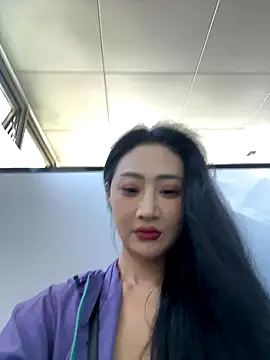 Snapshot of linger-23 chatting on 12/02/25, 06:52 linger-23 online show from 12/02/25, 06:52