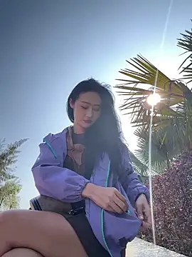 Snapshot of linger-23 chatting on 12/05/25, 06:11 linger-23 online show from 12/05/25, 06:11