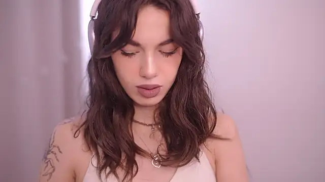 mystica  online show from 10/09/25, 10:02