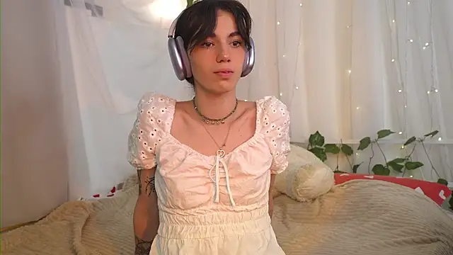 mystica  online show from 10/13/25, 08:03