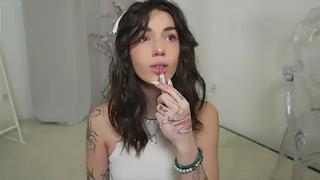 mystica  online show from 10/17/25, 09:01