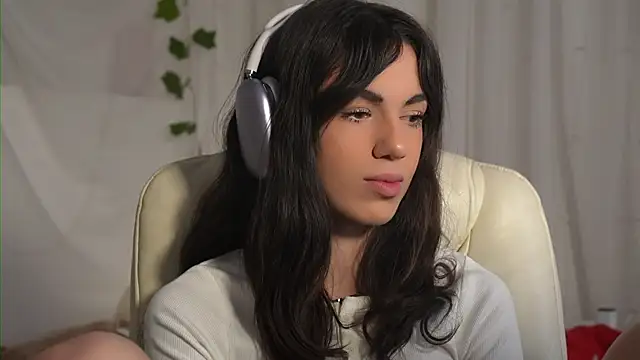 mystica  online show from 11/06/25, 05:41