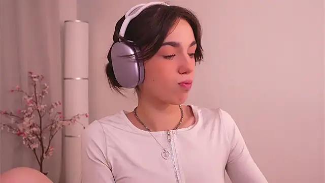 mystica  online show from 11/27/25, 08:49