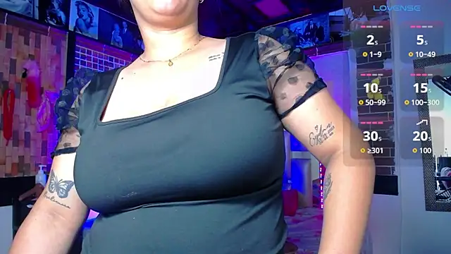 kriss sweetboobs10 online show from 03/22/26, 10:29
