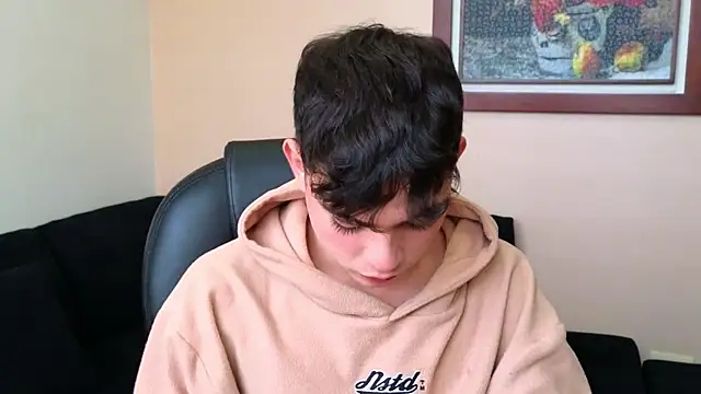 Snapshot of lukeboyce33 chatting on 10/18/25, 09:59 lukeboyce33 online show from 10/18/25, 09:59