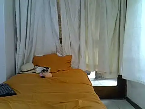 DevineChic online show from 03/17/25, 01:29