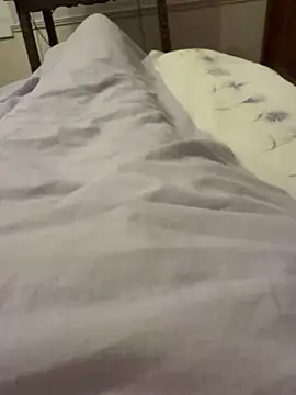 Snapshot of coquin2100 chatting on 03/13/25, 04:49 coquin2100 online show from 03/13/25, 04:49