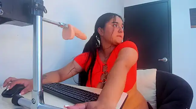 MiaDixon  online show from 03/19/25, 08:00