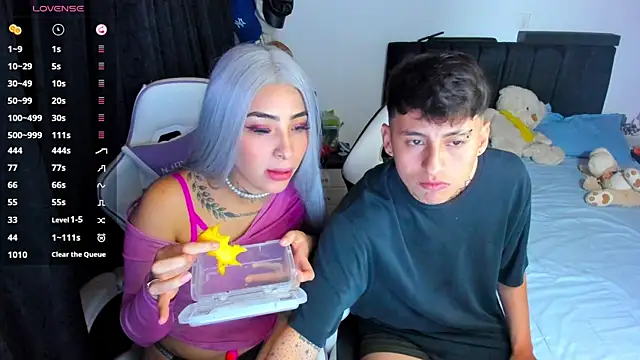 Snapshot of Alex_Sabrina chatting on 03/13/25, 12:27 Alex Sabrina online show from 03/13/25, 12:27