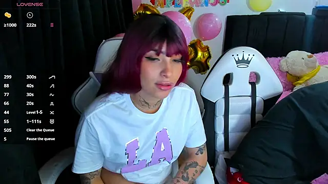 Snapshot of Alex_Sabrina chatting on 03/18/25, 09:42 Alex Sabrina online show from 03/18/25, 09:42