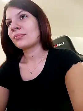 MeCherryy online show from 11/17/25, 01:28