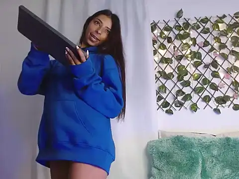 Jasmine Tookens online show from 03/22/25, 06:54