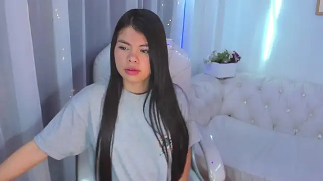 Pretty Johnson  online show from 10/19/25, 01:12