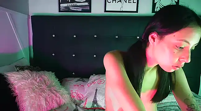 Taylor dolll online show from 03/18/25, 02:36