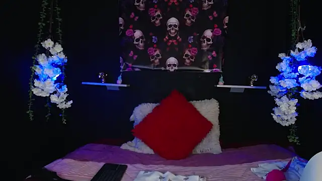 Hairydoll  online show from 10/19/25, 07:03