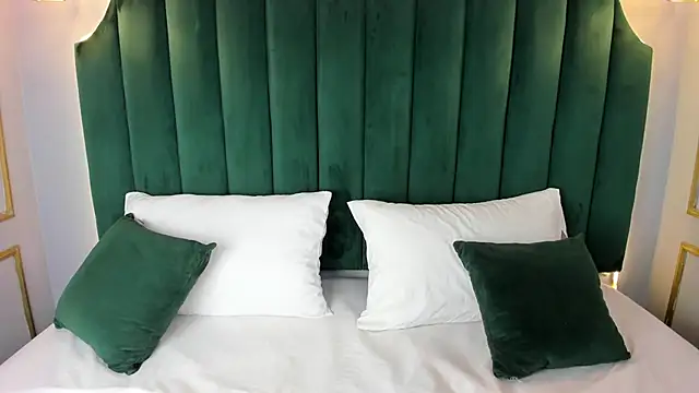 AnnyColson online show from 10/28/25, 04:05