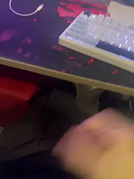 Snapshot of impaolo20 chatting on 03/13/25, 05:39 impaolo20 online show from 03/13/25, 05:39