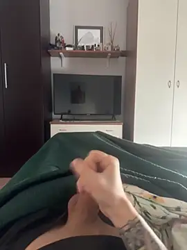 Snapshot of impaolo20 chatting on 10/09/25, 12:25 impaolo20 online show from 10/09/25, 12:25