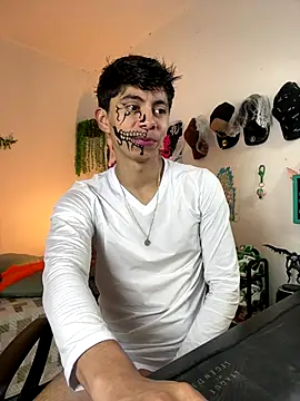 Snapshot of Yaiden_11 chatting on 10/31/25, 01:45 Yaiden 11 online show from 10/31/25, 01:45