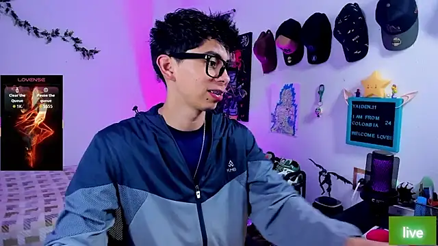 Snapshot of Yaiden_11 chatting on 11/08/25, 10:15 Yaiden 11 online show from 11/08/25, 10:15
