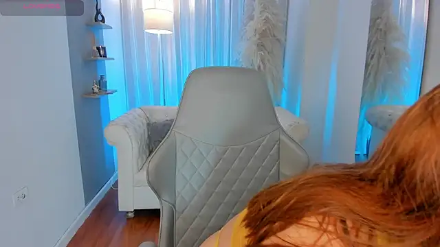 karla hill 28 online show from 09/19/25, 12:23