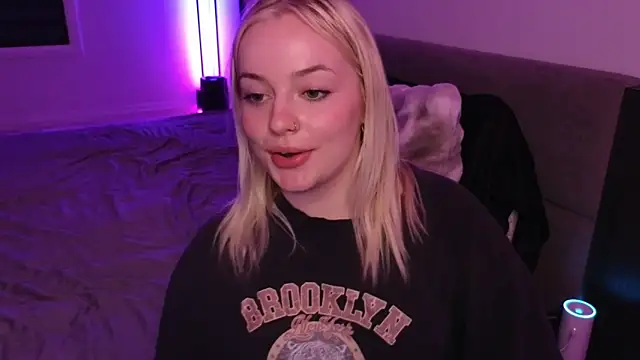 margot robbie7 online show from 06/15/26, 02:25