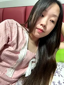 Snapshot of Minnie-66 chatting on 09/19/25, 10:38 Minnie-66 online show from 09/19/25, 10:38