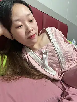 Snapshot of Minnie-66 chatting on 10/02/25, 12:01 Minnie-66 online show from 10/02/25, 12:01