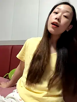 Snapshot of Minnie-66 chatting on 10/04/25, 11:19 Minnie-66 online show from 10/04/25, 11:19