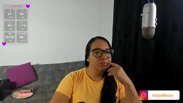 Snapshot of Kattysoto chatting on 09/12/25, 01:38 Kattysoto online show from 09/12/25, 01:38