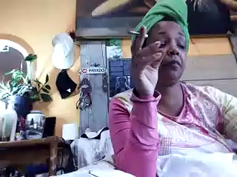 Snapshot of Tatyhotevony chatting on 03/20/25, 12:43 Tatyhotevony online show from 03/20/25, 12:43