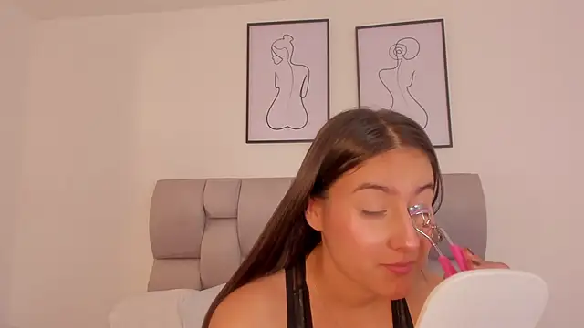 Hanna Evans   online show from 09/16/25, 12:28