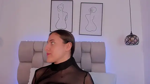 Hanna Evans   online show from 11/28/25, 12:30