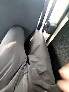 Snapshot of ikeike-kun chatting on 09/18/25, 03:41 ikeike-kun online show from 09/18/25, 03:41