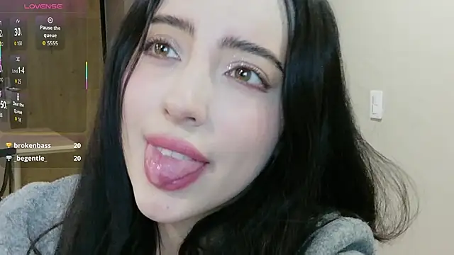 Snapshot of Rebbecawhite_meow chatting on 01/15/26, 10:35 Rebbecawhite meow online show from 01/15/26, 10:35
