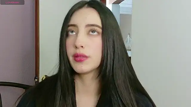 Snapshot of Rebbecawhite_meow chatting on 03/12/26, 11:33 Rebbecawhite meow online show from 03/12/26, 11:33