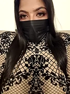 Snapshot of Tamil_hot_whiskey_girl chatting on 09/30/25, 05:18 Tamil hot whiskey girl online show from 09/30/25, 05:18