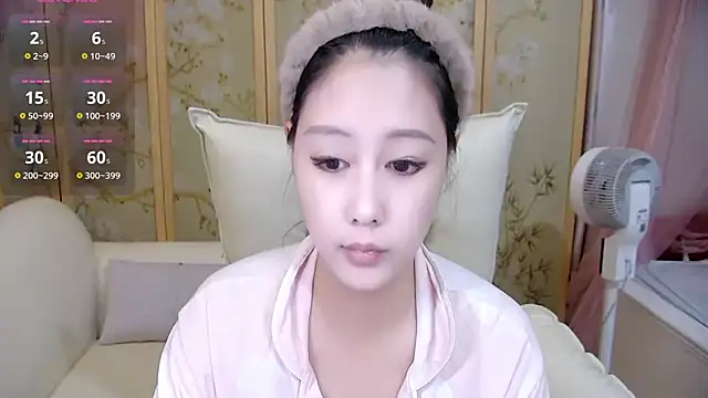 Xiaoxuan-baby online show from 10/13/25, 02:39