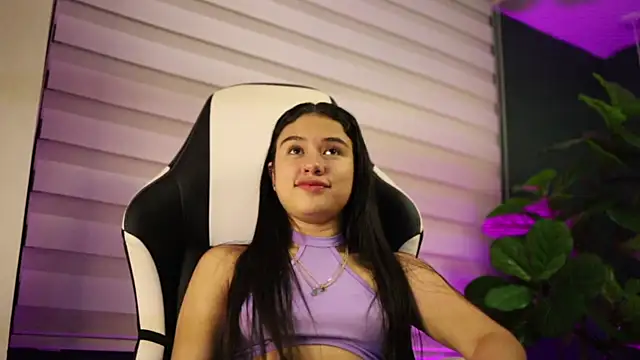 Danaa Rouse online show from 10/31/25, 09:21